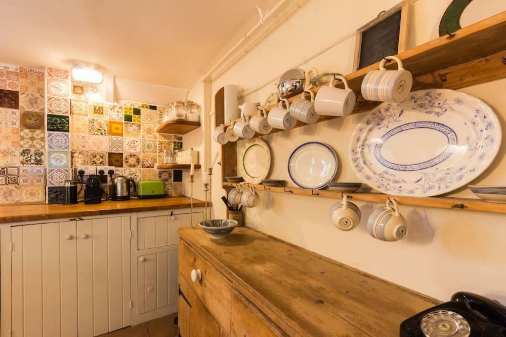Picturesque Seaside Cottage Next To Viking Bay - Broadstairs Exterior photo